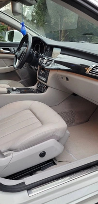 Mercedes-Benz CLS cena 110000 przebieg: 75000, rok produkcji 2012 z Pakość małe 254